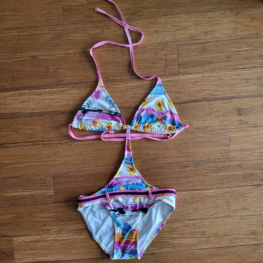 Cut-out one-piece swimsuit